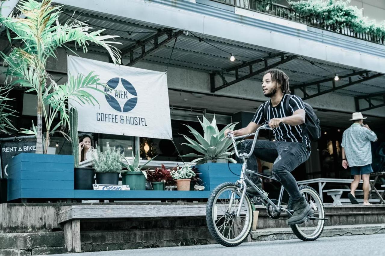 Aien Coffee & Hostel Чатан Екстериор снимка