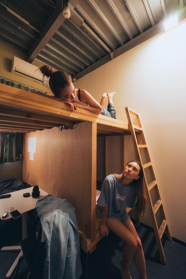 Aien Coffee & Hostel Чатан Екстериор снимка
