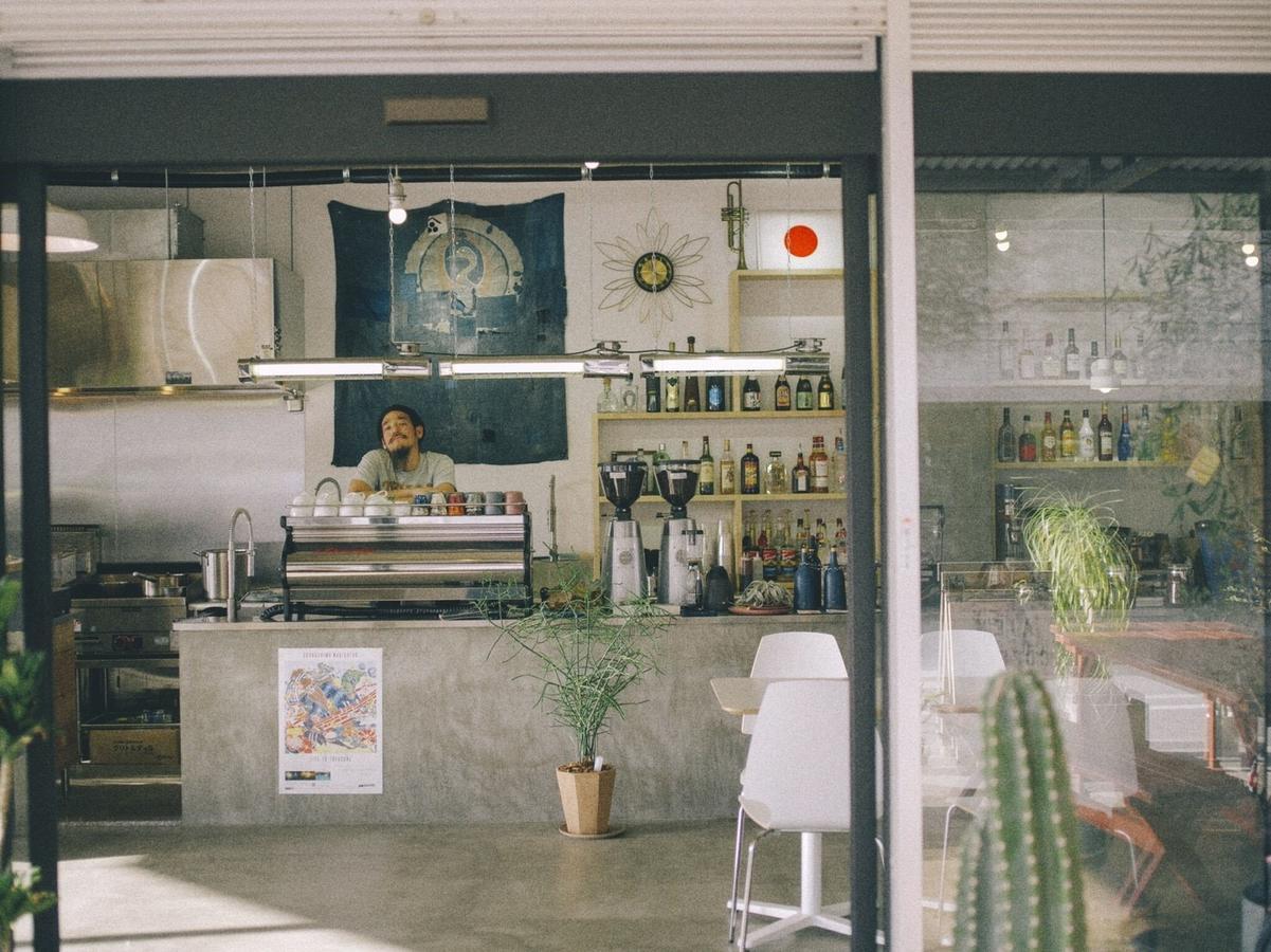 Aien Coffee & Hostel Чатан Екстериор снимка